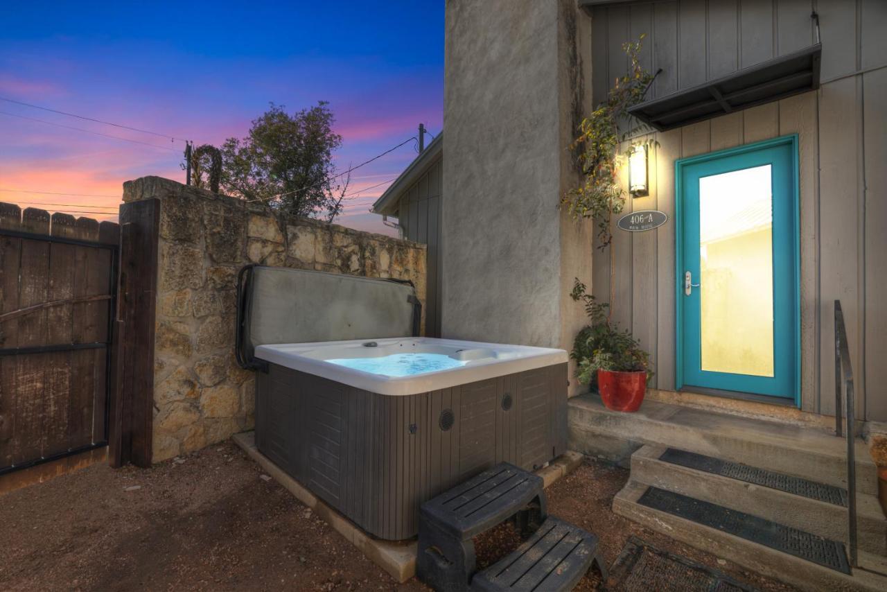 406 Lodge-A: Hot-Tub & 2 Blks To Main St Fredericksburg Luaran gambar