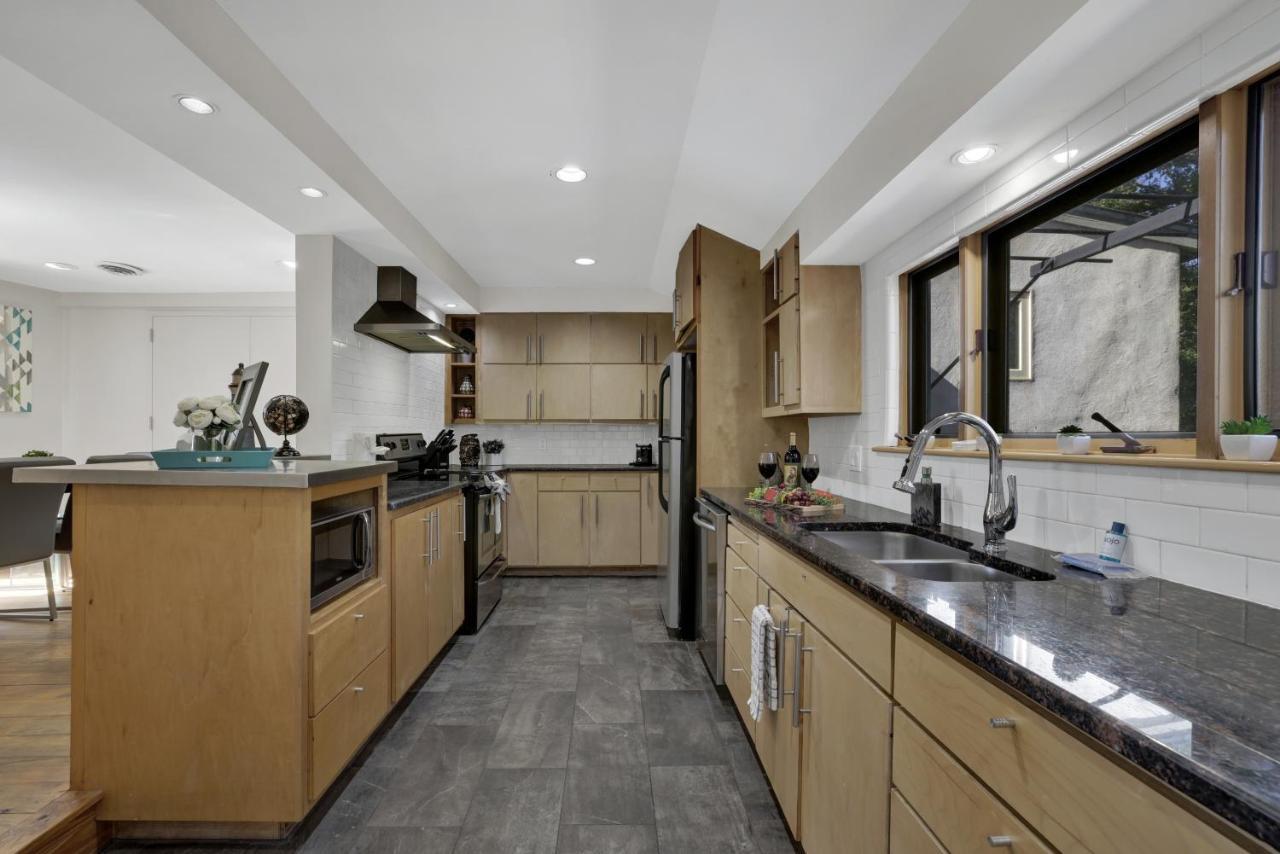 406 Lodge-A: Hot-Tub & 2 Blks To Main St Fredericksburg Luaran gambar