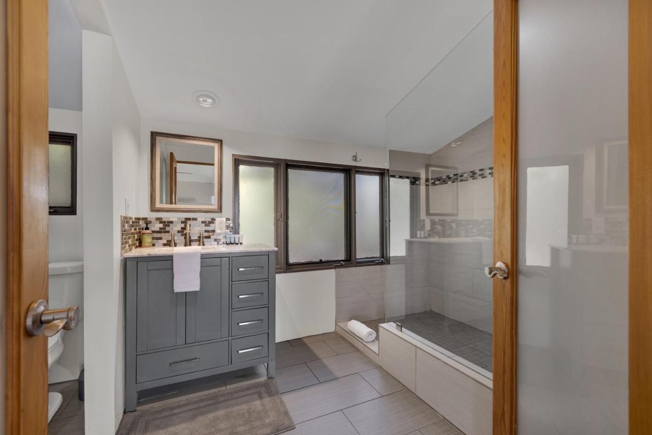 406 Lodge-A: Hot-Tub & 2 Blks To Main St Fredericksburg Luaran gambar